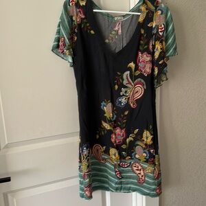 M&A flowy 70s style shift dress